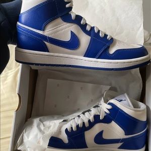 Jordan 1 Mid kentucky blue
